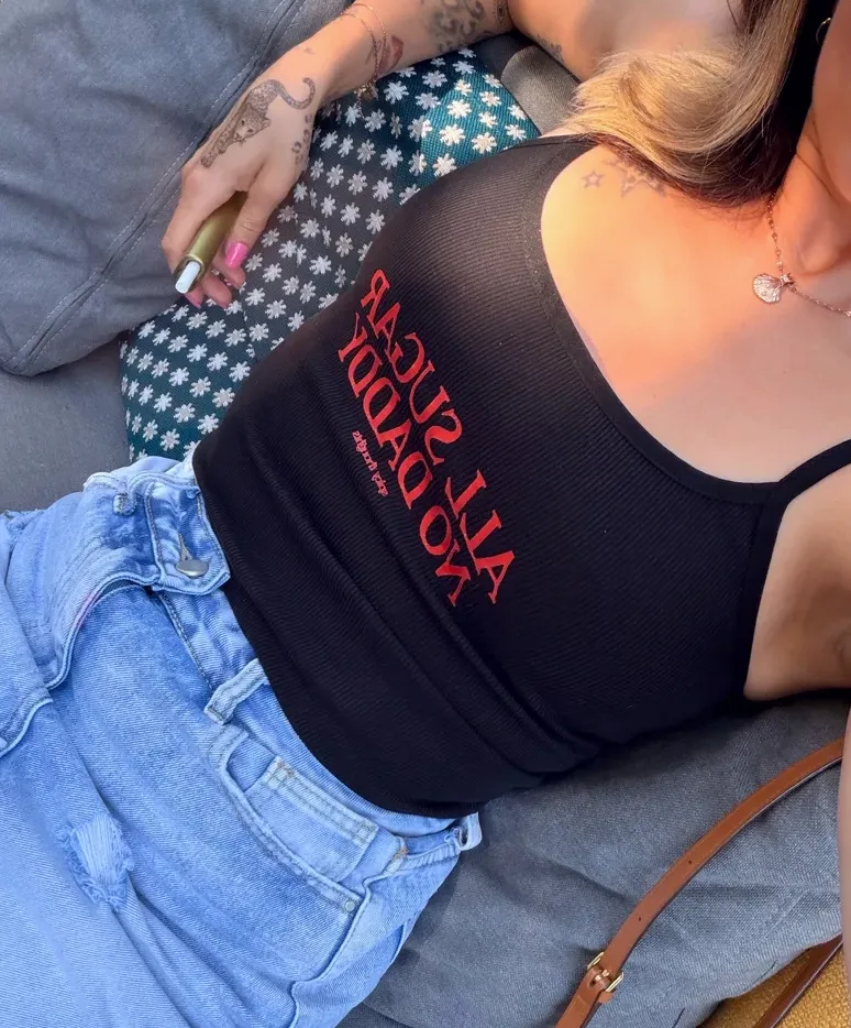 Leanne, 24